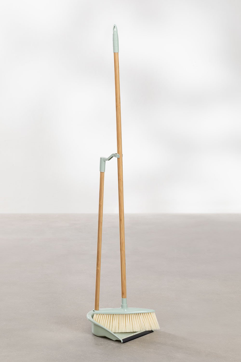 Wooden Broom & Dustpan Jalei, gallery image 2