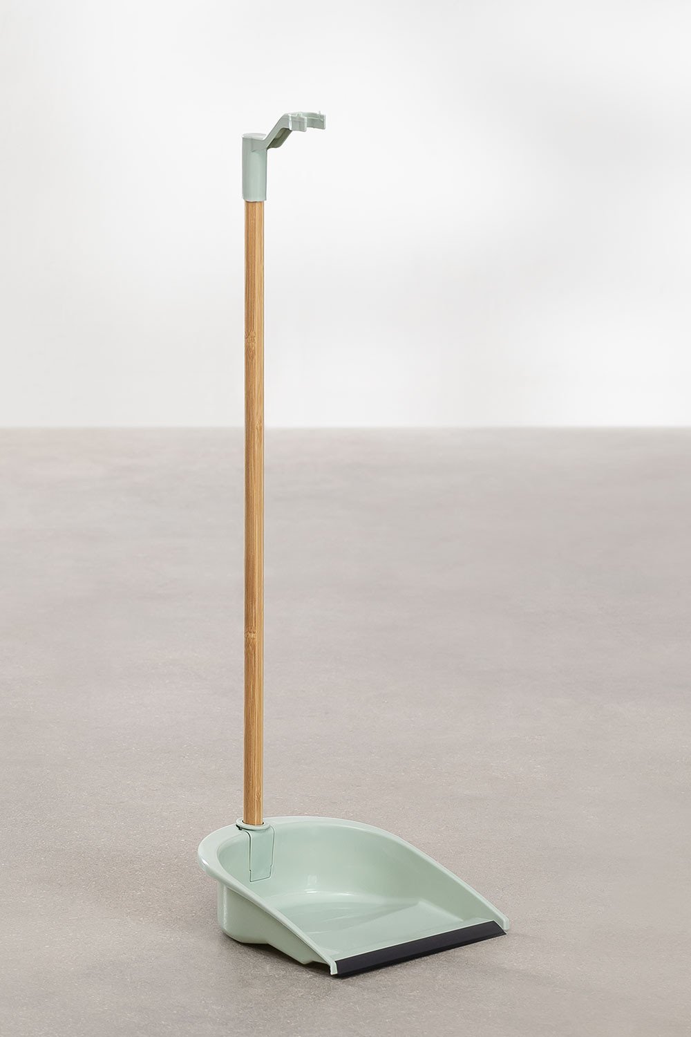 Wooden Broom & Dustpan Jalei, gallery image 3