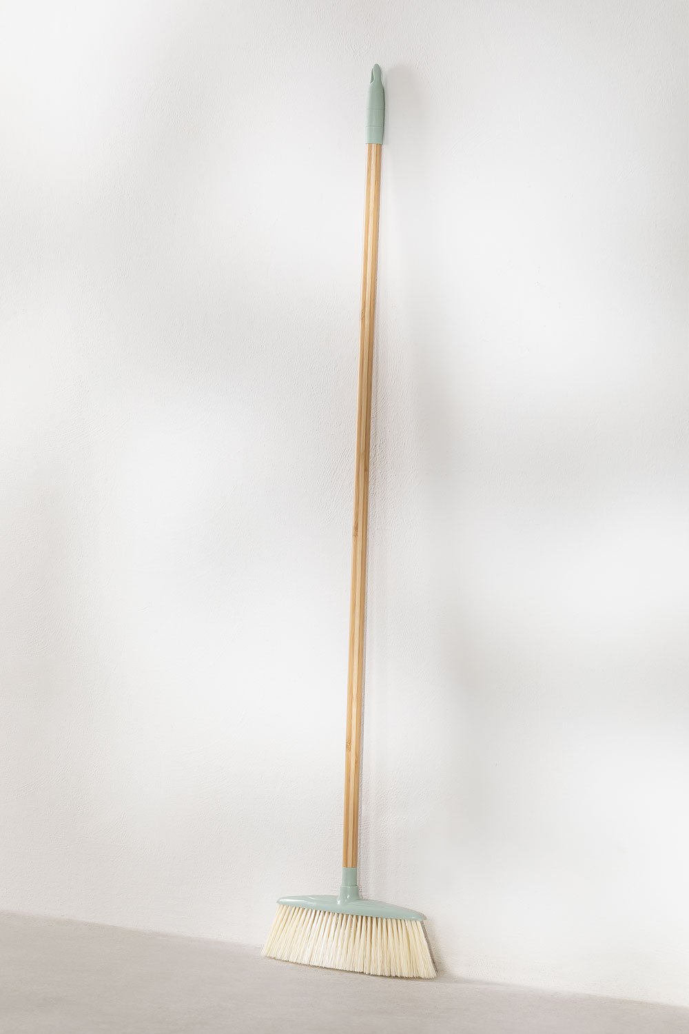 Wooden Broom & Dustpan Jalei, gallery image 5