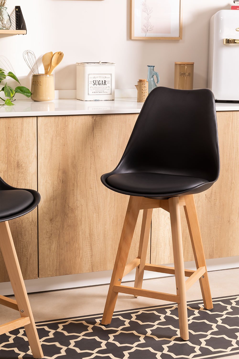 4-Pack high stools 65 cm with black faux leather cushion Nordic, gallery image 1