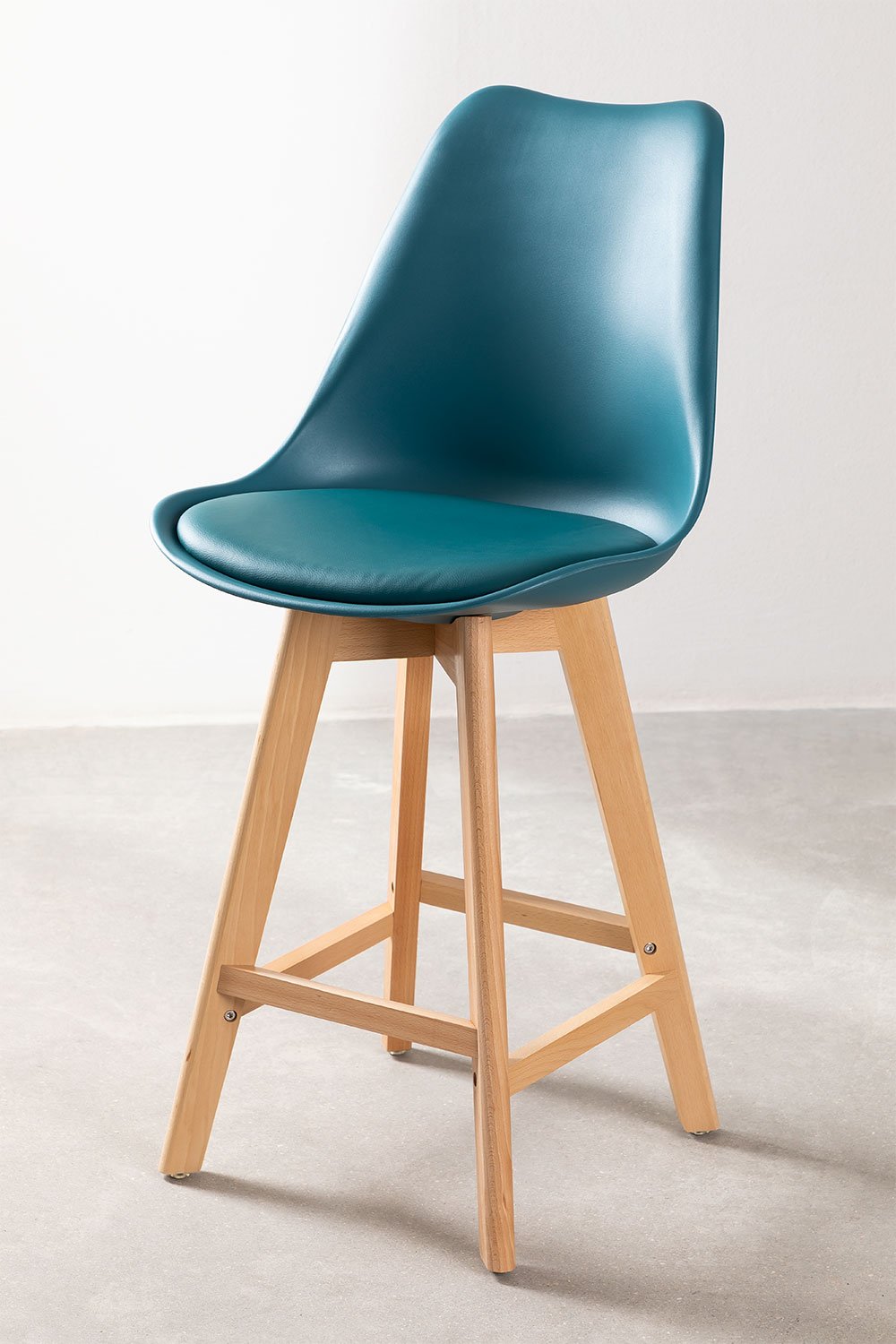 Nordic pack 4 high stools (67 cm) , gallery image 2