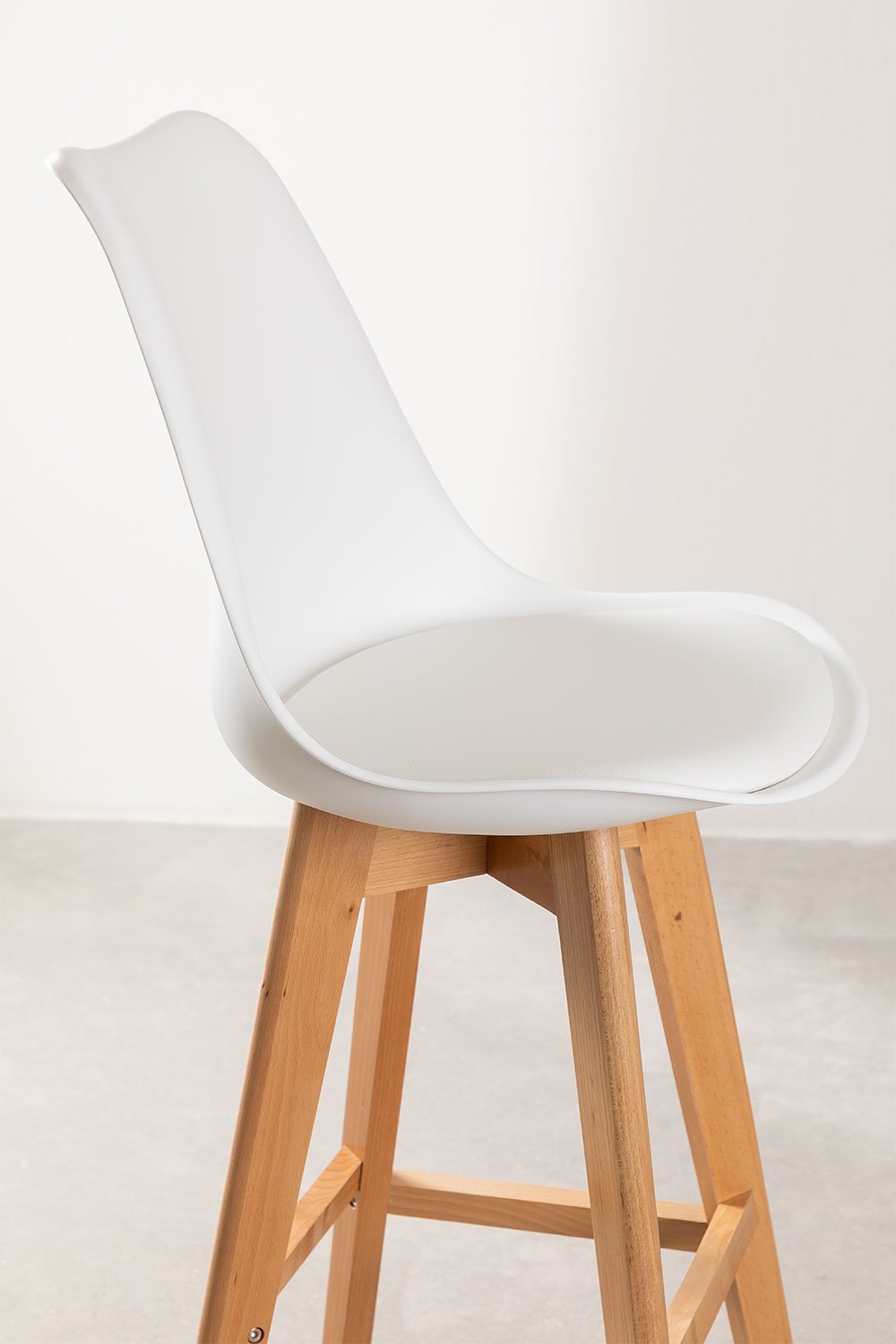 Pack of 4 high stools 75 cm with cushion in Nordic faux leather, gallery image 4