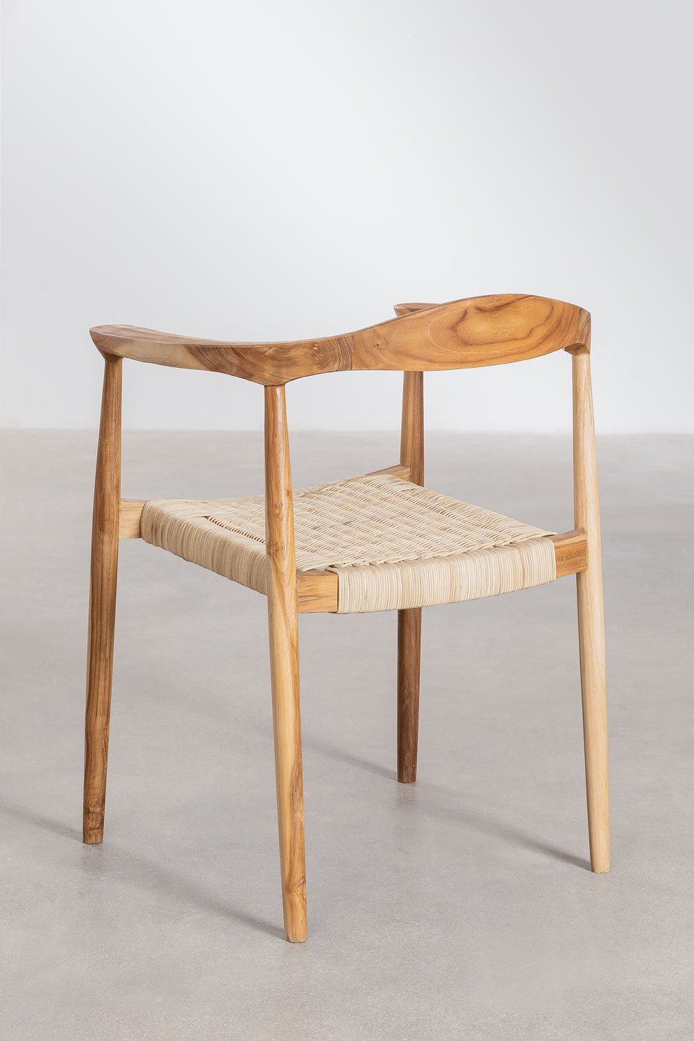 Kiemer rattan and teak wood dining chair with armrests, gallery image 4