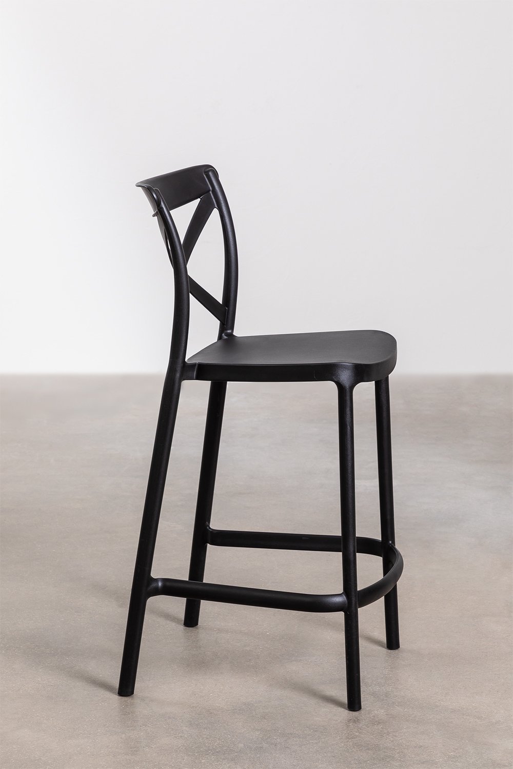 2-Pack high stools 65 cm stackable in black polypropylene Otax, gallery image 2