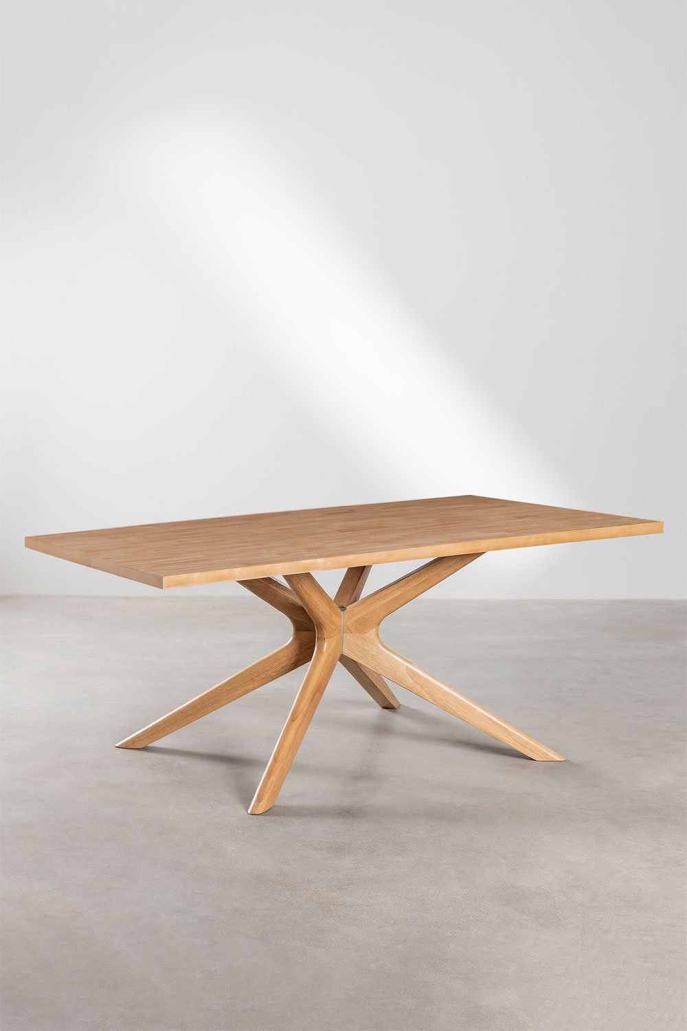 Set tavolo da pranzo rettangolare (180x90 cm) Arnaiz e 6 sedie con  braccioli in legno Fresno e rattan Lali Style - SKLUM
