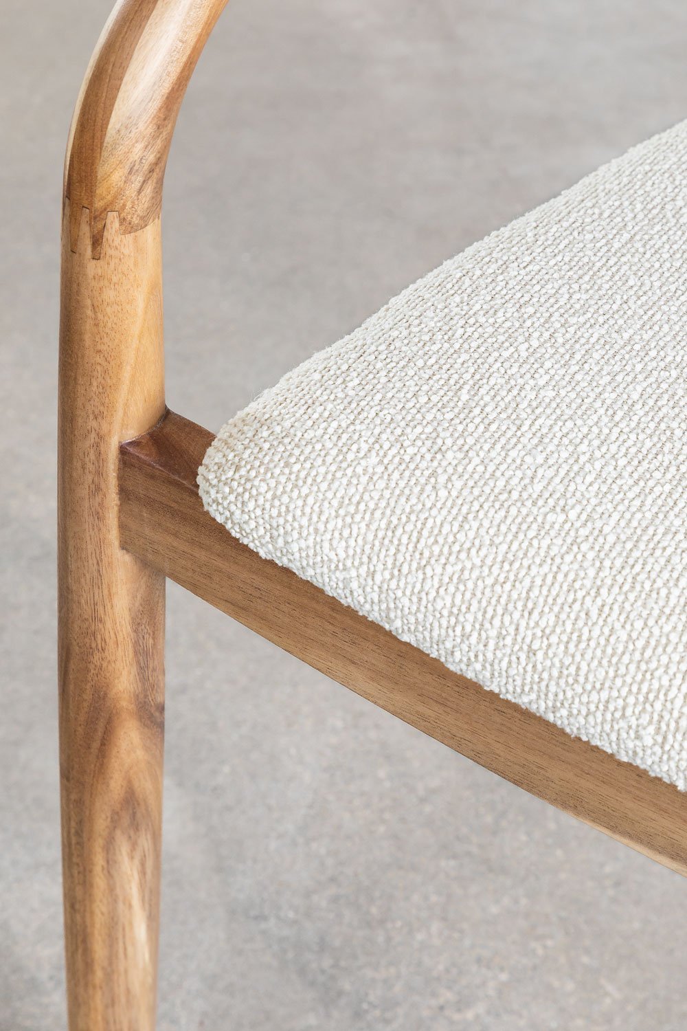 Pack of 2 dining chairs in acacia wood and bouclé fabric Mallory, gallery image 7