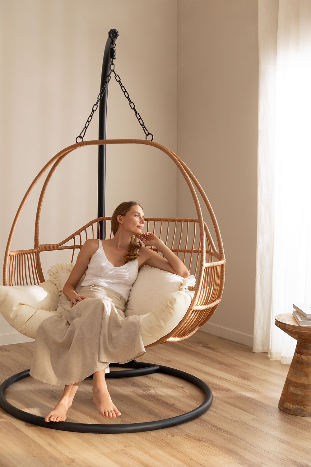 Kenet hanging chair with cushion , gallery image 1