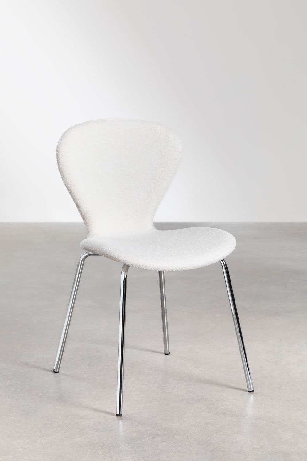 Uit stackable dining chair, gallery image 1