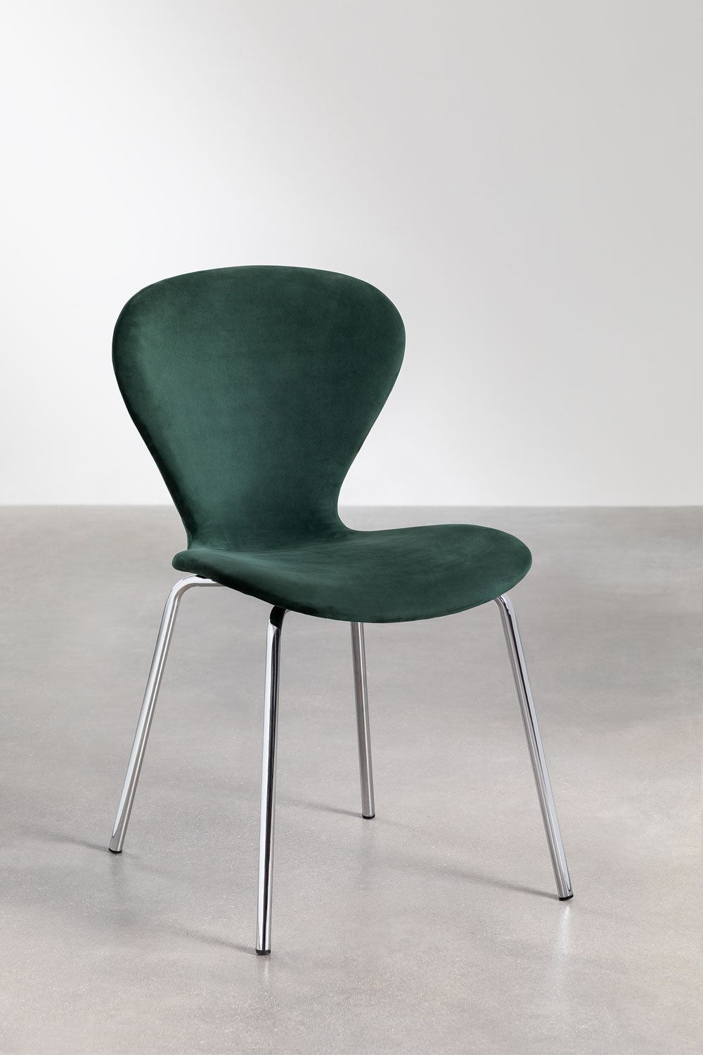 Uit pack of 4 stackable velvet dining chairs, gallery image 2