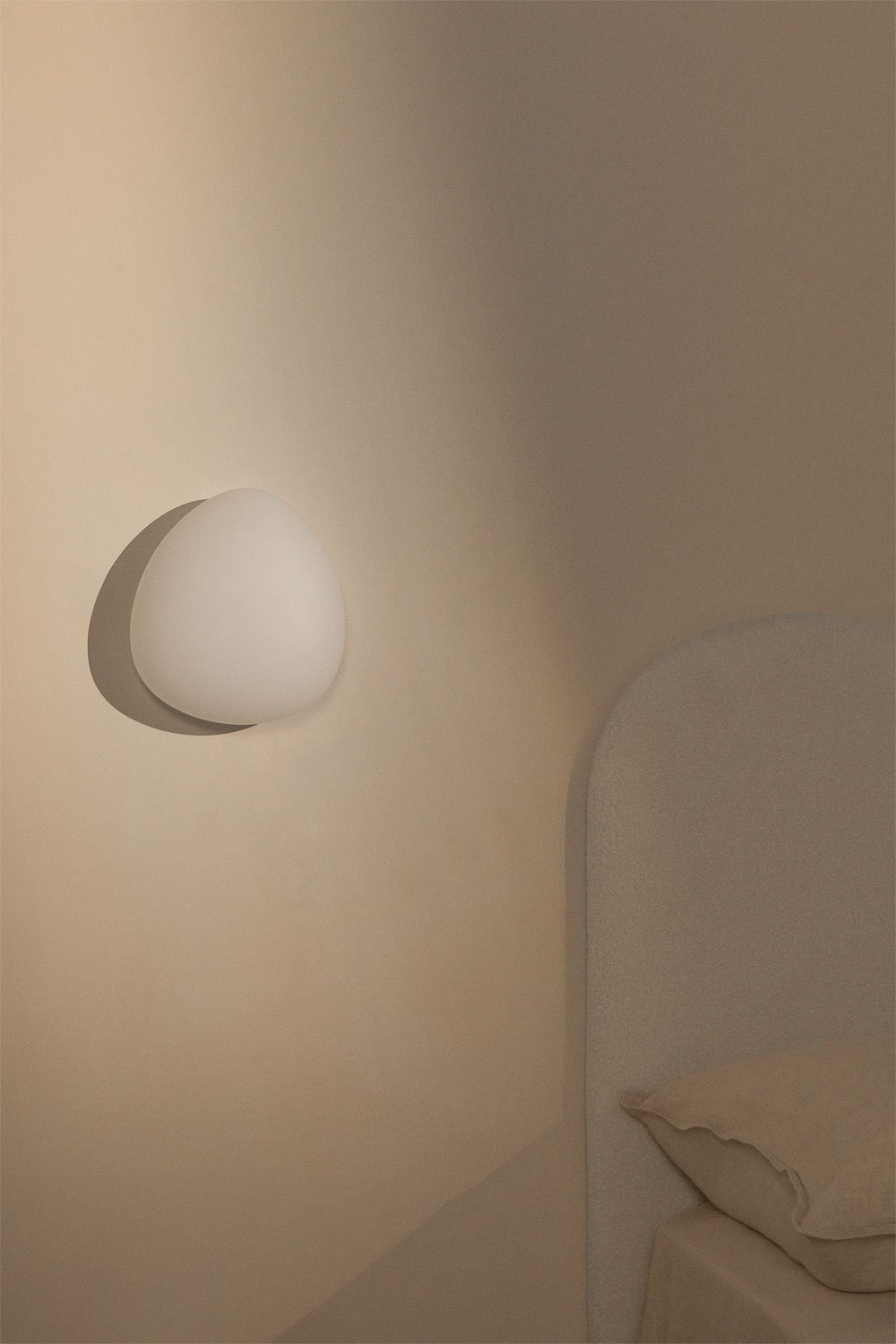Maksim wall light, gallery image 1
