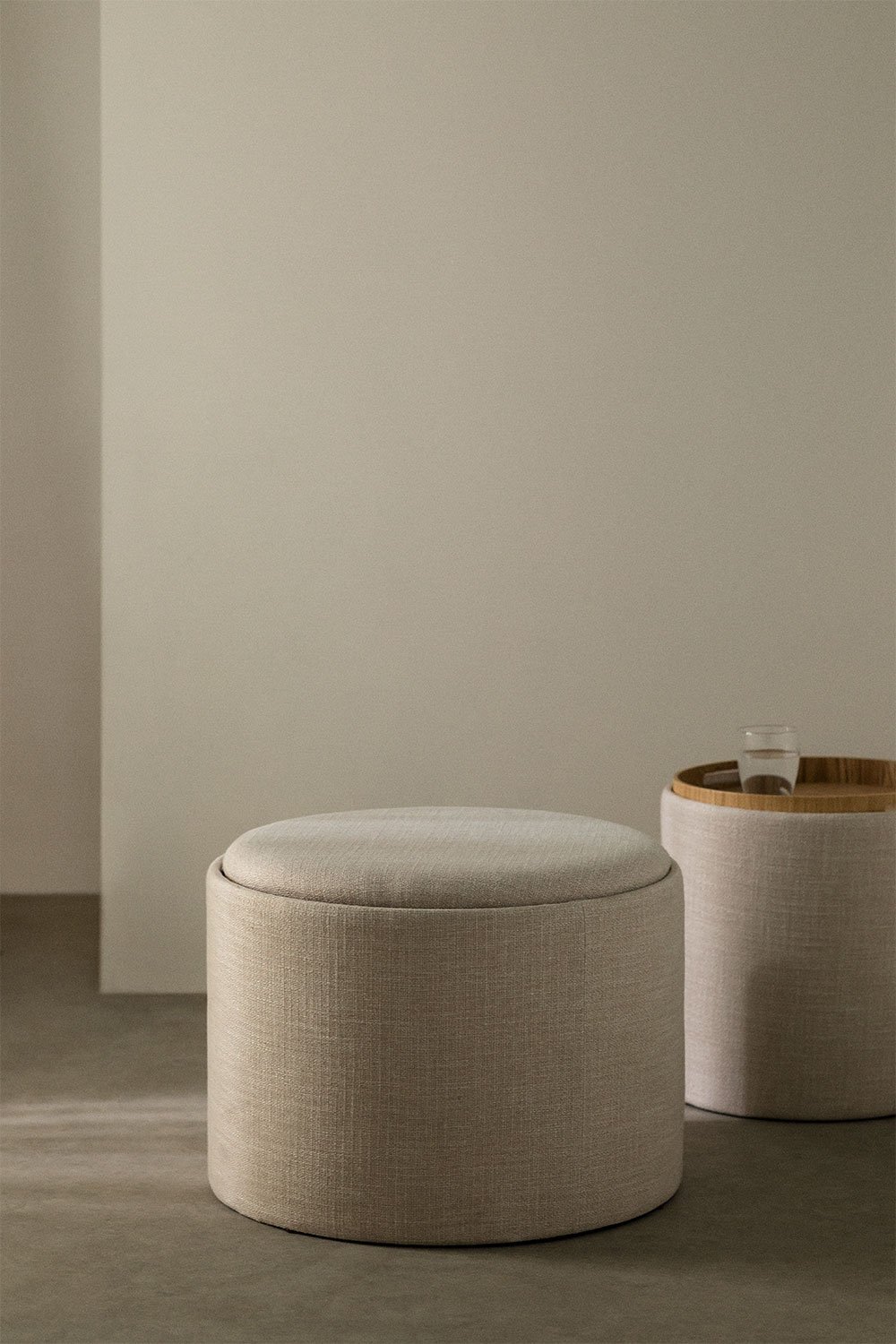 Round Puff with Tray and Storage in Linen Berkeleni, gallery image 1