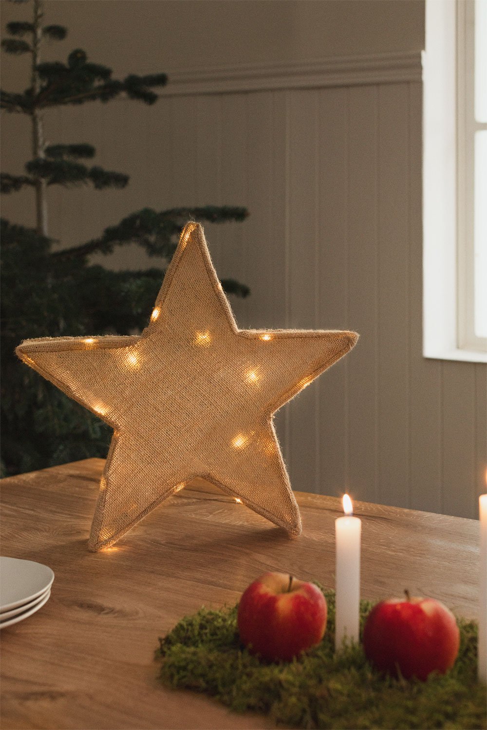 Vesela Decorative Star with LED Lights, gallery image 1