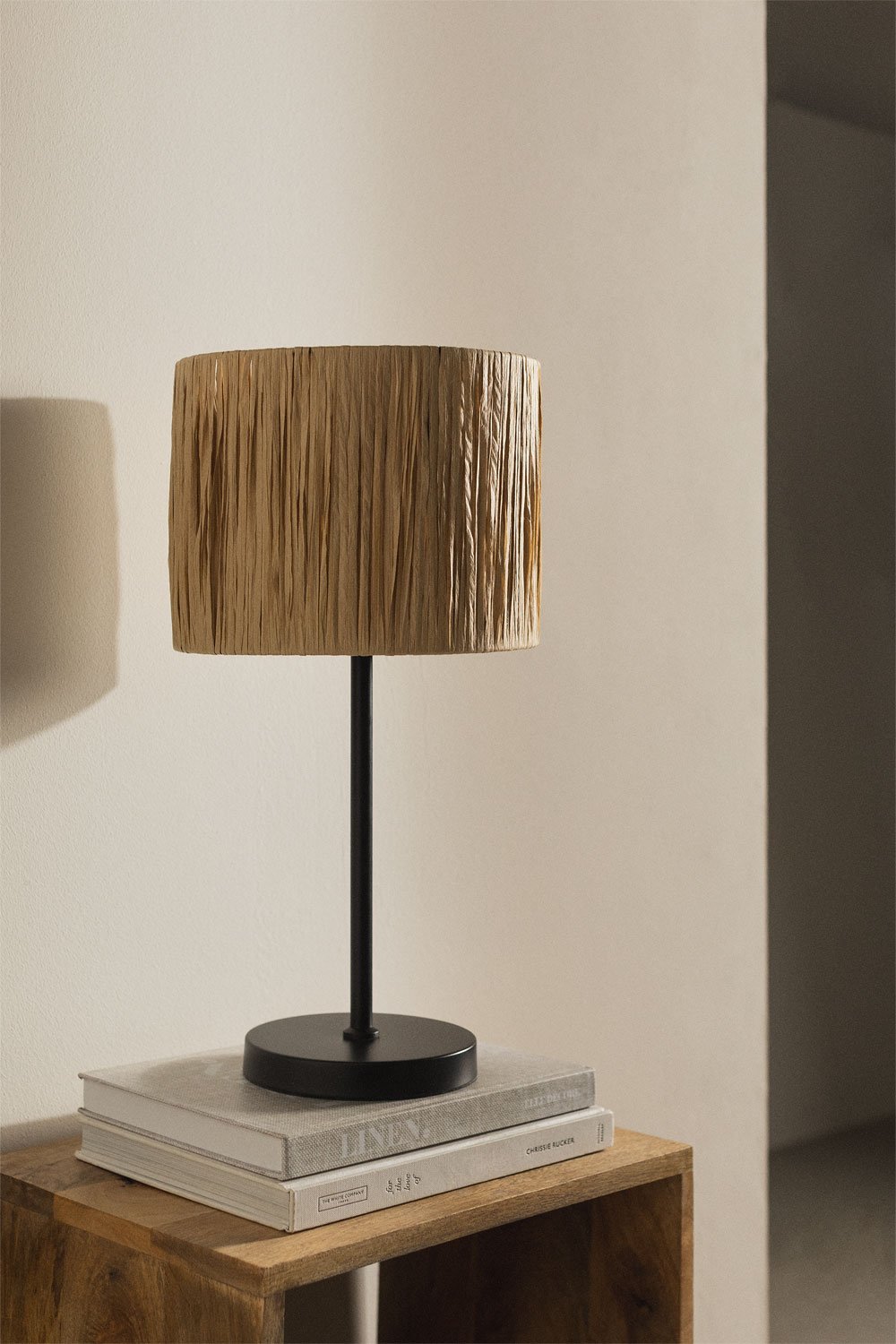 Casandra braided paper and iron table lamp, gallery image 1