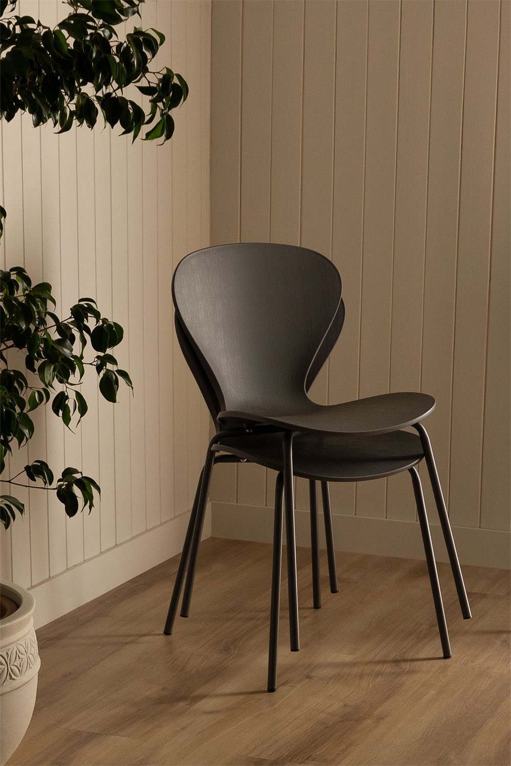 Uit Colors stackable dining chair, gallery image 1