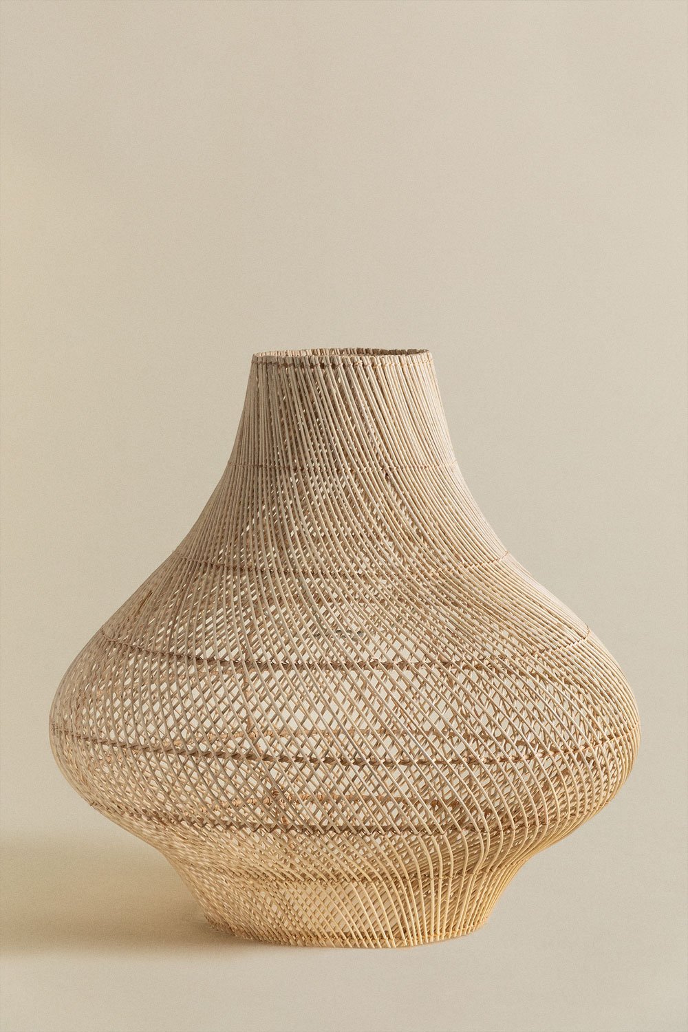 Magali rattan lamp shade, gallery image 1