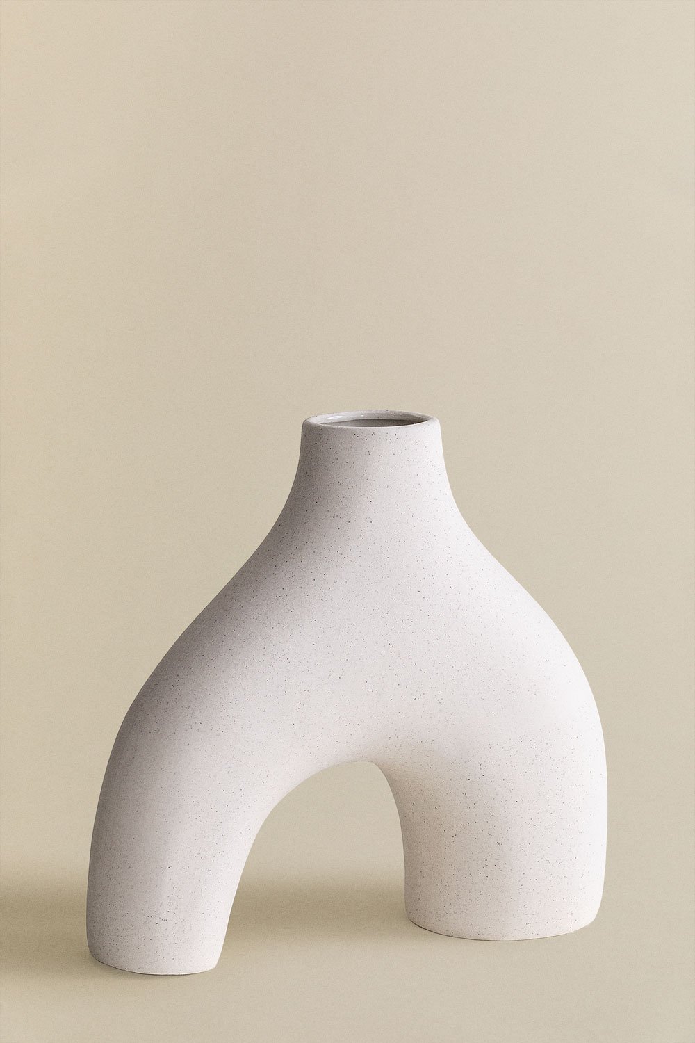 Sarkis ceramic vase, gallery image 2