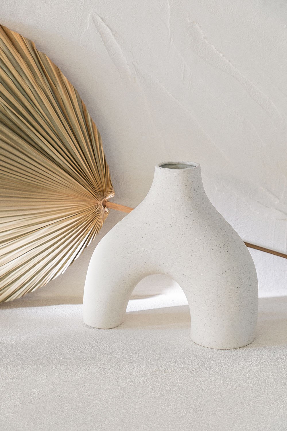 Sarkis ceramic vase, gallery image 1
