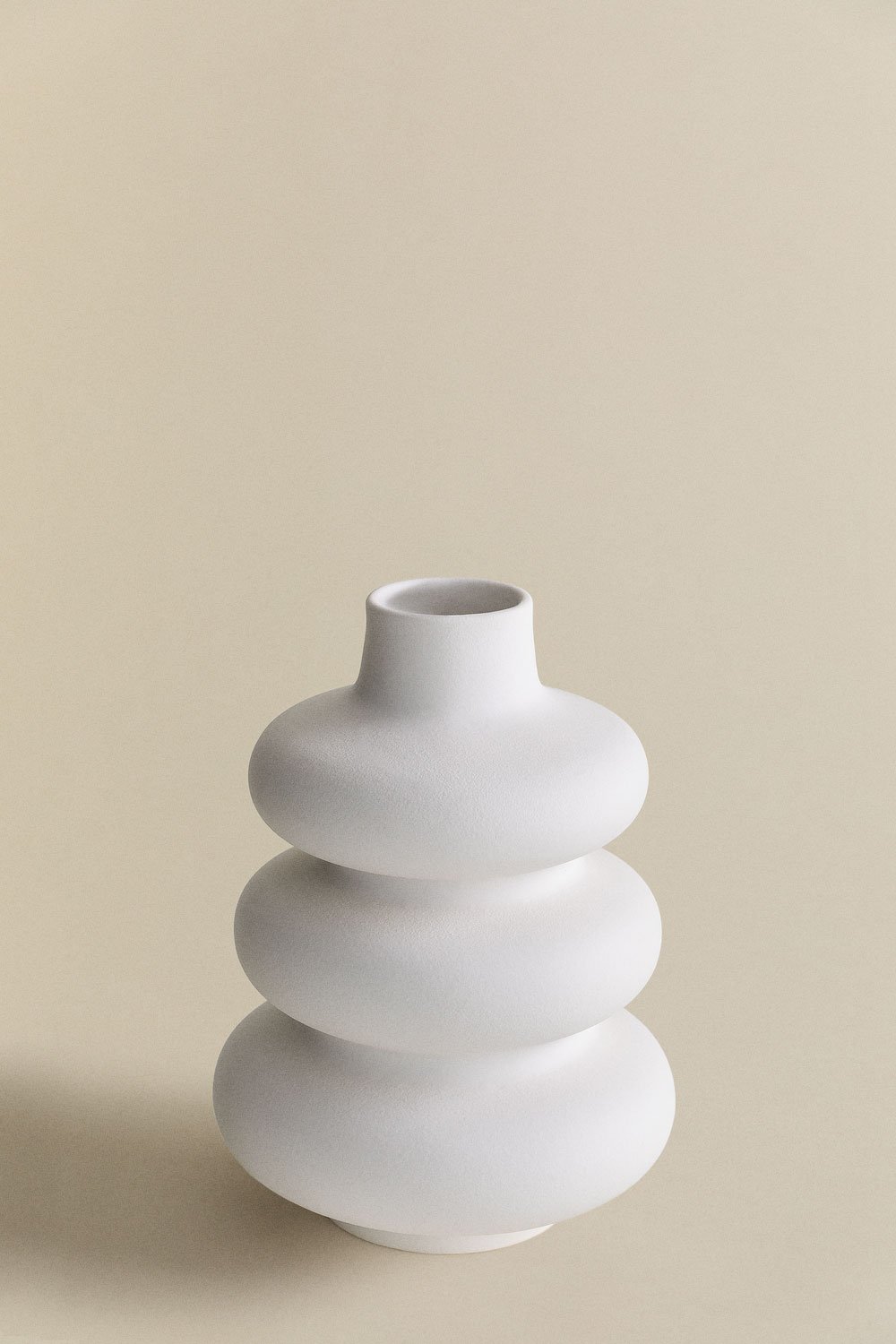 Lorik ceramic vase, gallery image 2