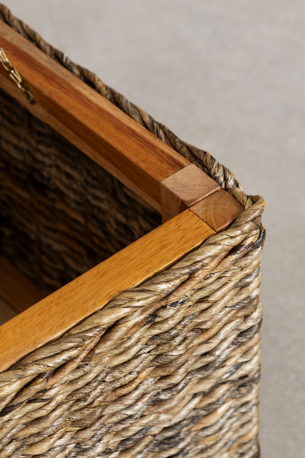 Zunil wooden chest, gallery image 7