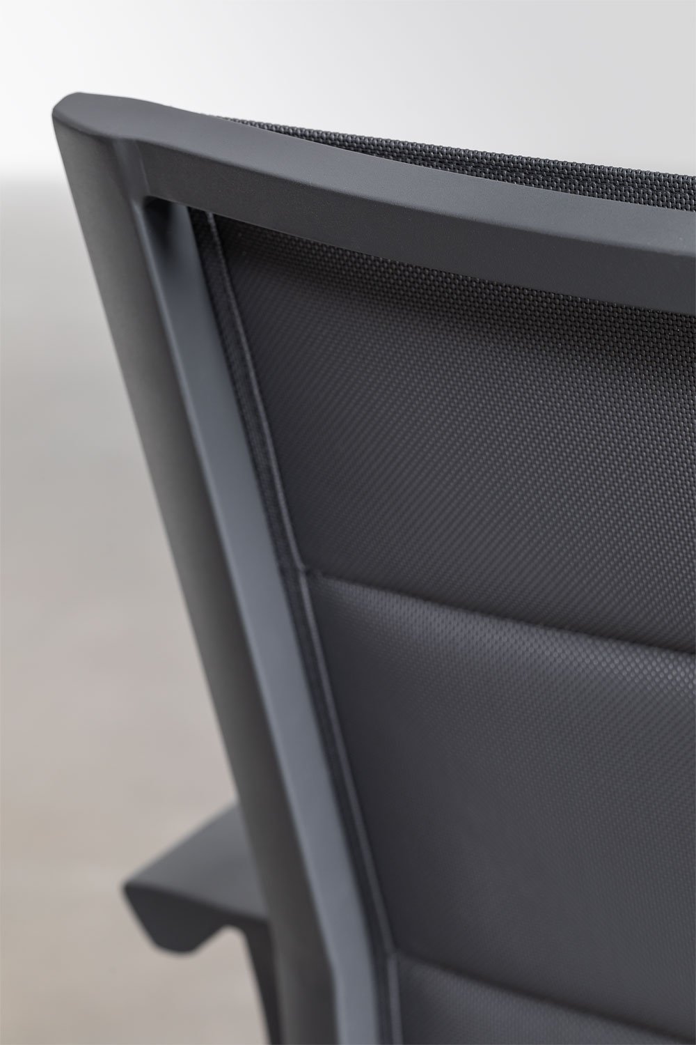 Pack of 4 stackable garden chairs with armrests in aluminium Karena, gallery image 7