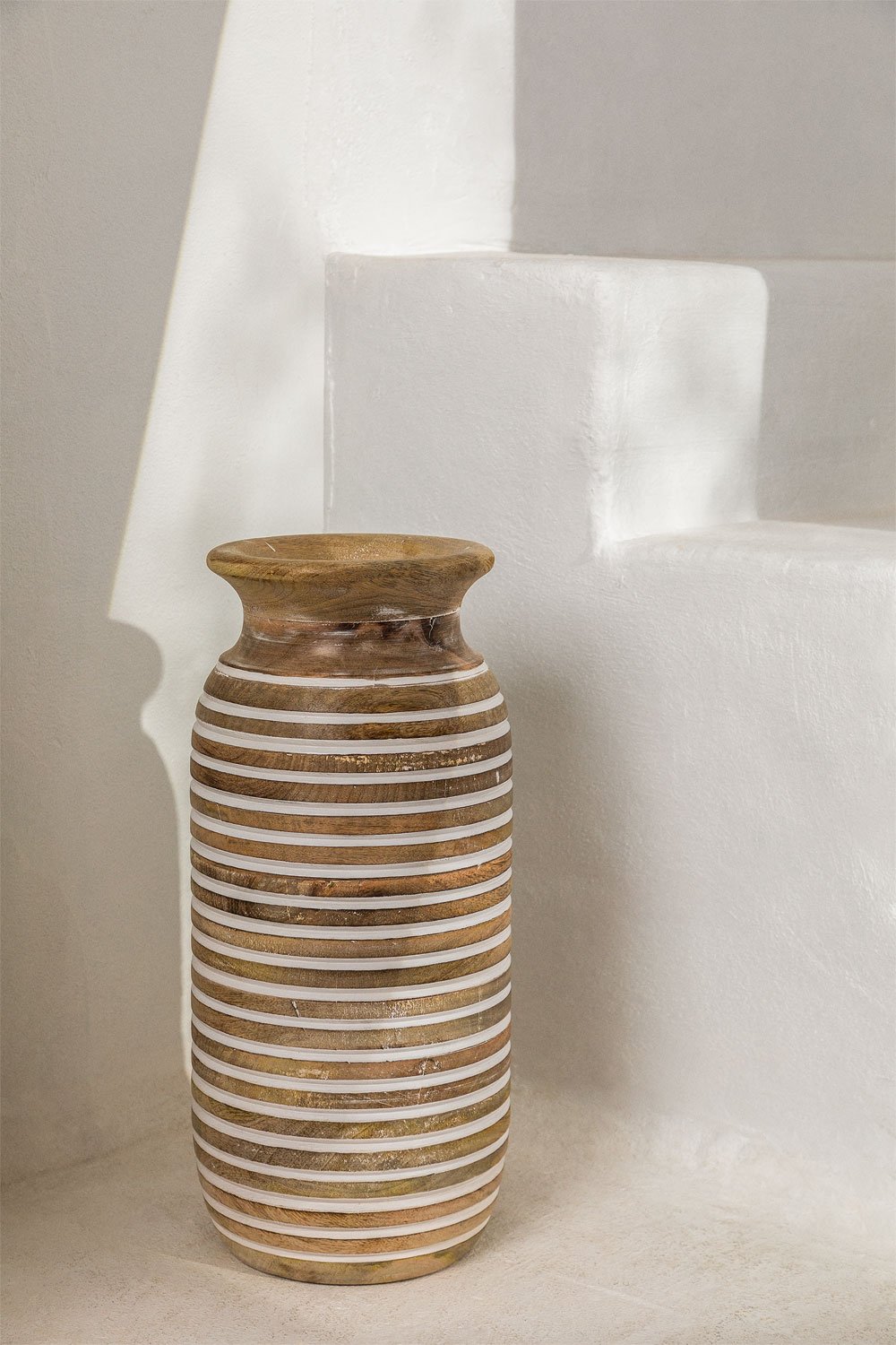 Mango Wood Vase Chubut, gallery image 1