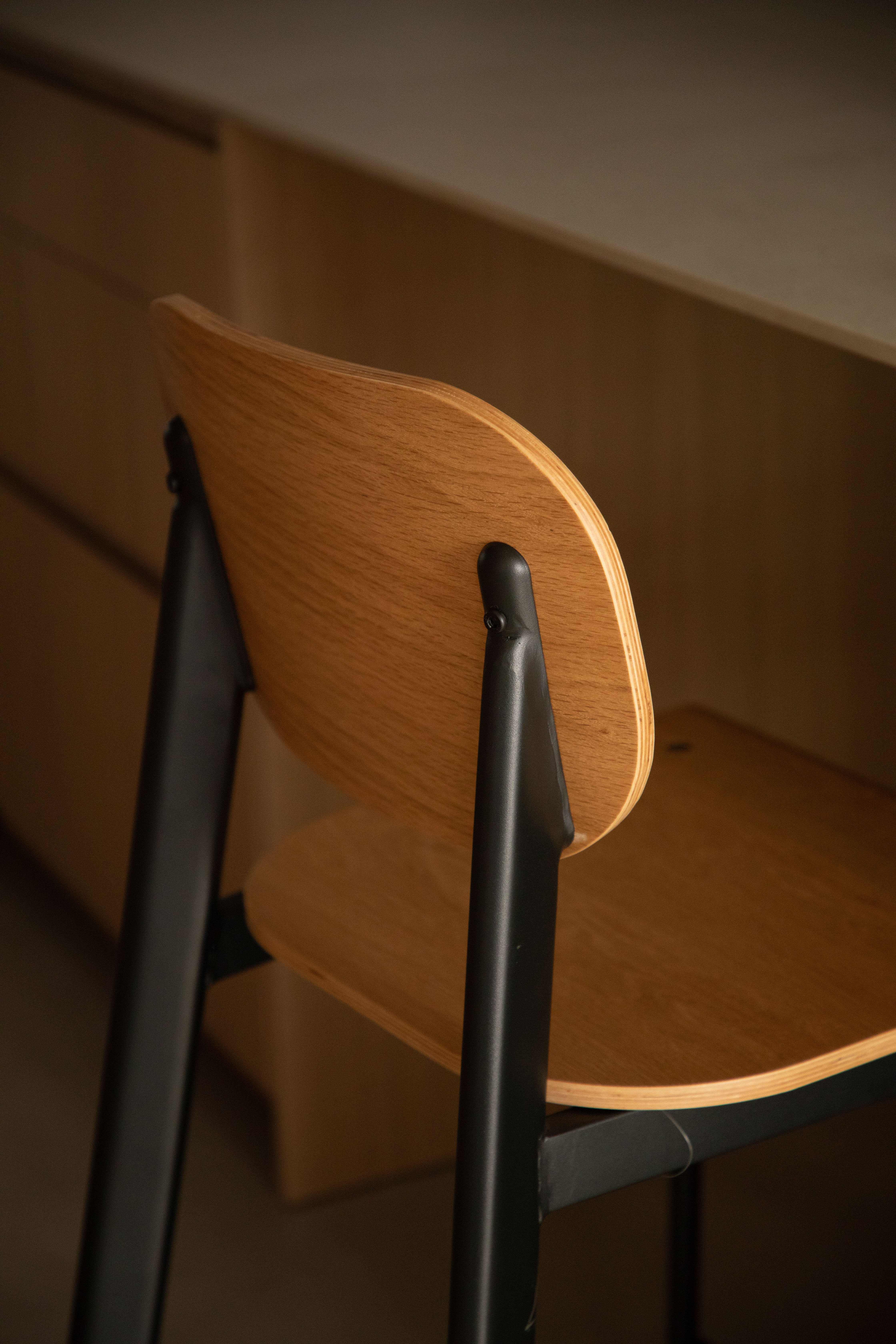 High stool 65 cm in oak veneer And, gallery image 3