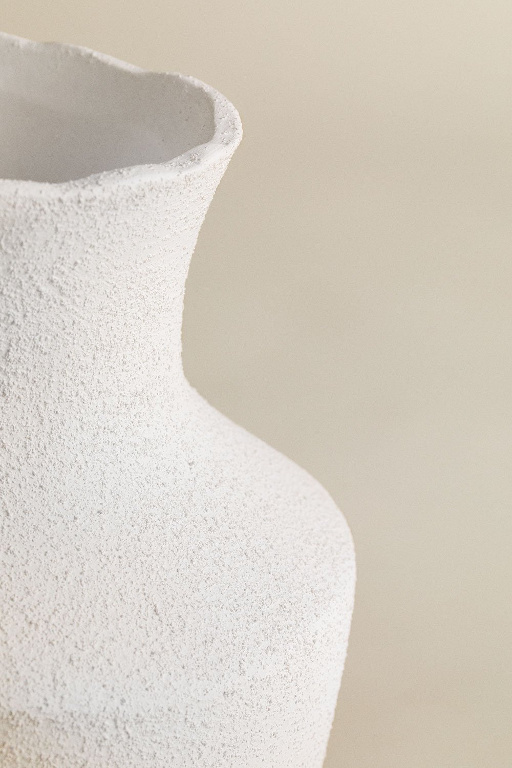 Maguire ceramic vase, gallery image 3