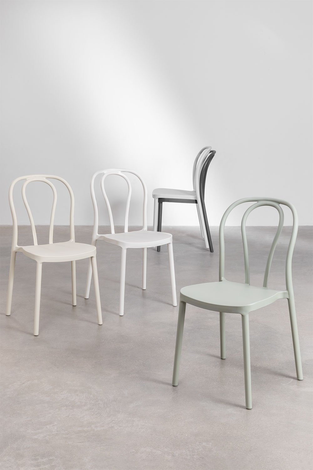 Pack of 4 stackable garden chairs in polypropylene Mizzi, gallery image 8