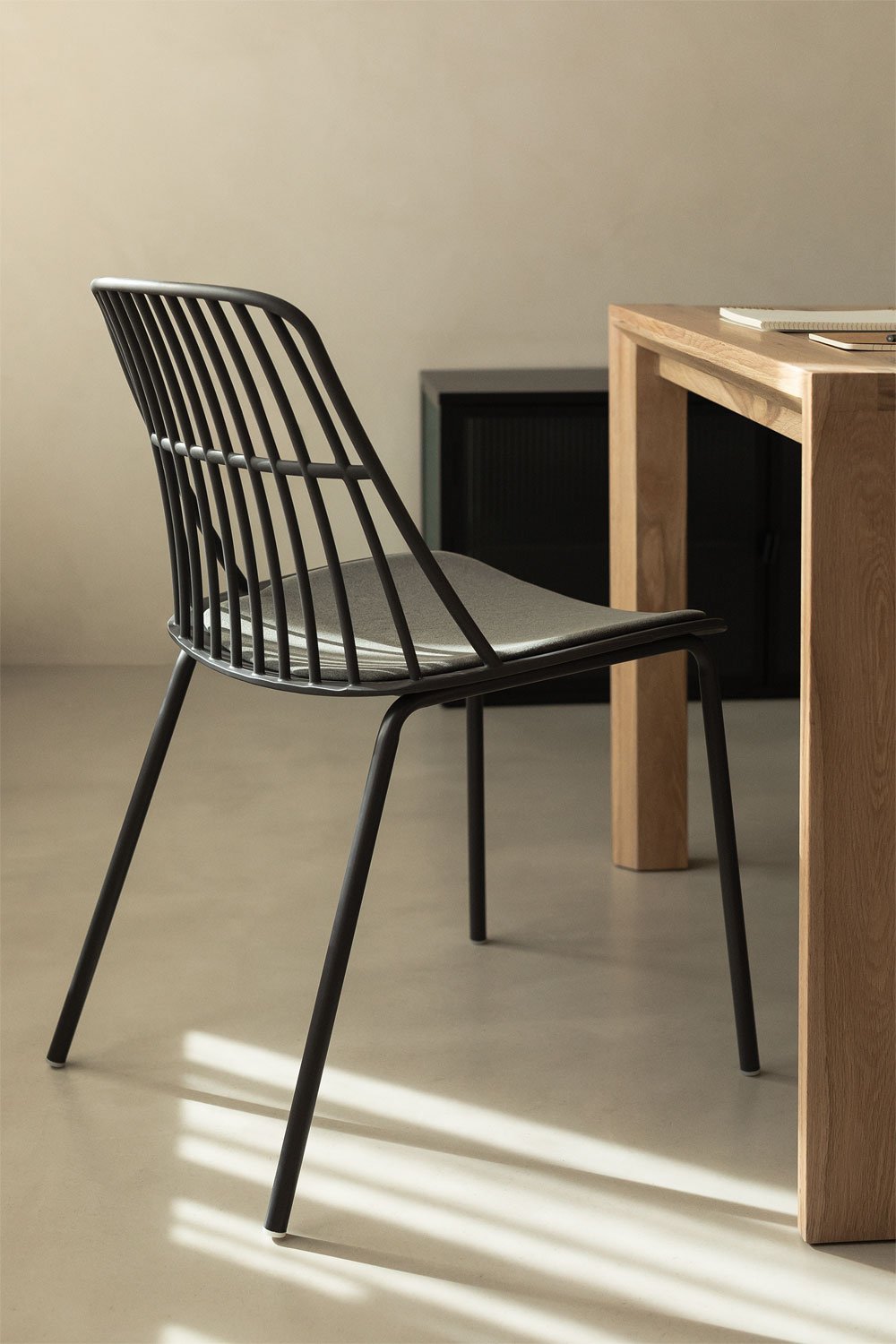 Pack of 2 Maeba dining chairs in polypropylene and steel, gallery image 1