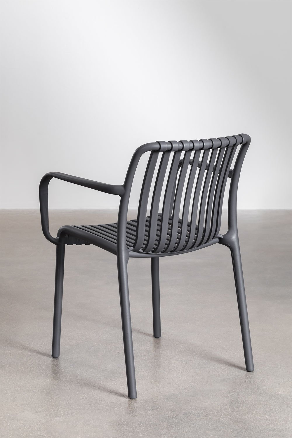 Pack of 4 Wendell polypropylene garden chairs with armrests, gallery image 4