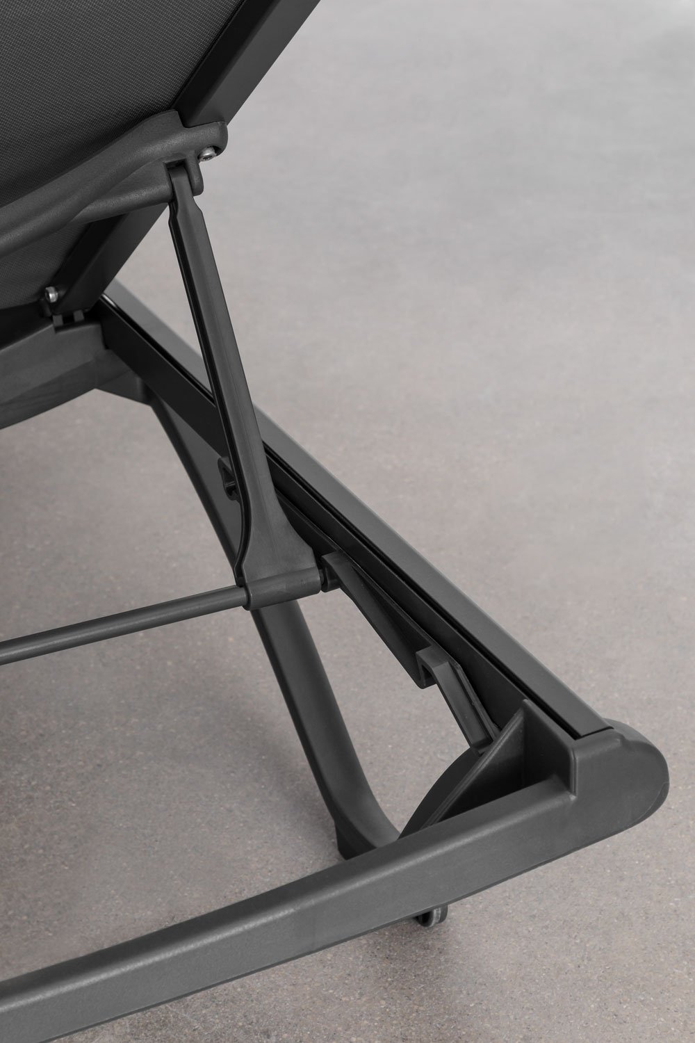 Xeila stackable lounger, gallery image 7