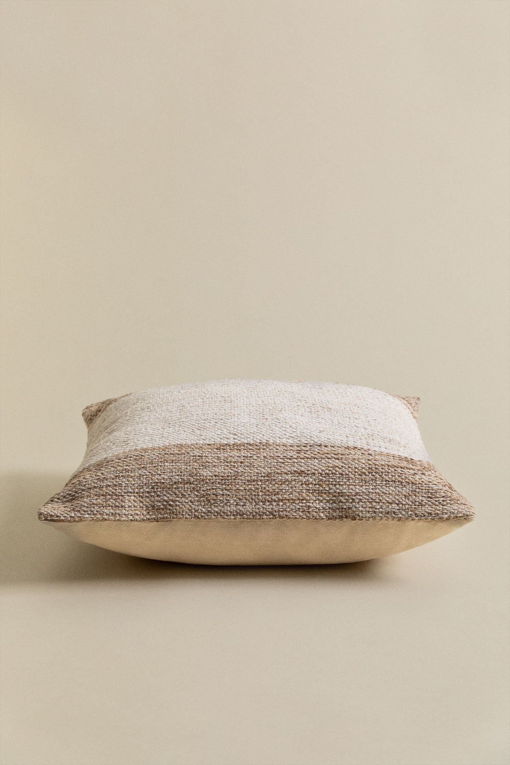 Square cushion 45x45 cm in Mayniel cotton, gallery image 3