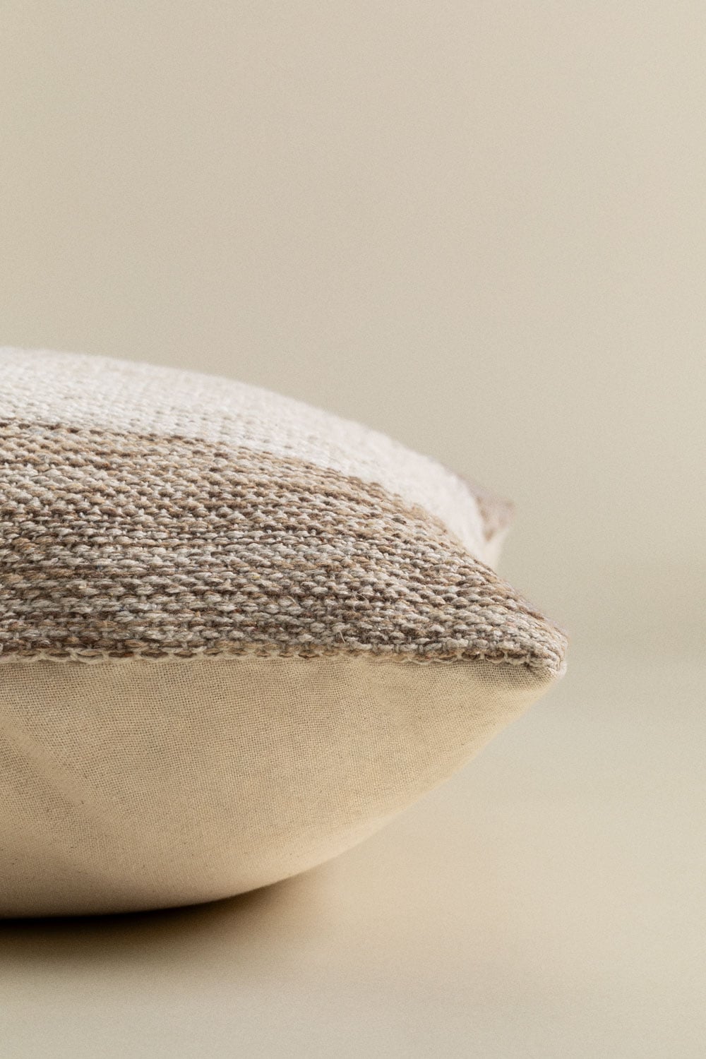 Square cushion 45x45 cm in Mayniel cotton, gallery image 4