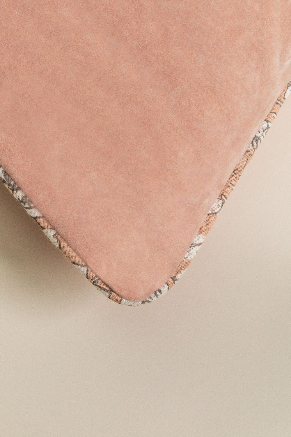 Square Velvet Cushion (45x45 cm) Arjona , gallery image 5