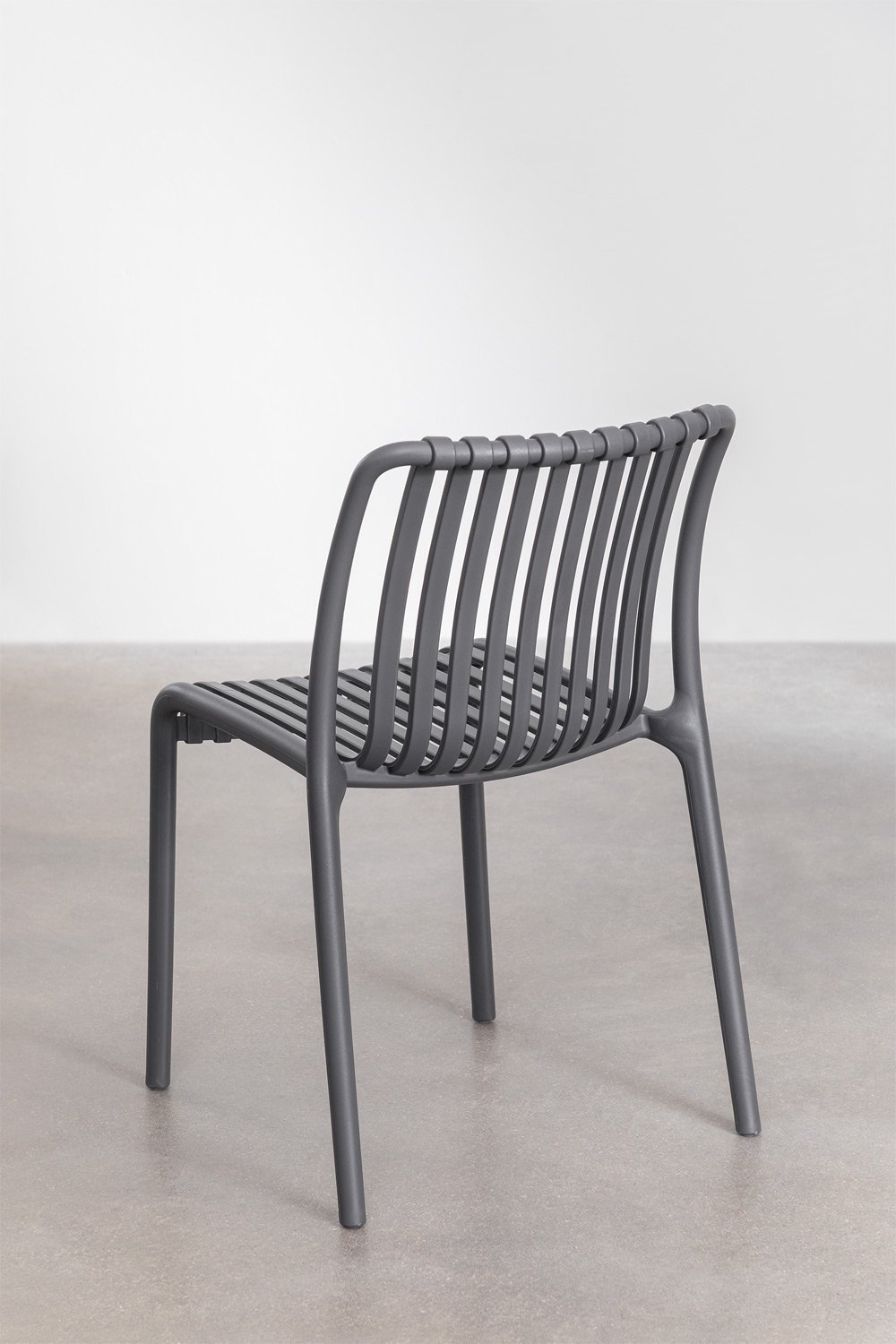 Pack of 2 Wendell polypropylene stackable dining chairs, gallery image 3