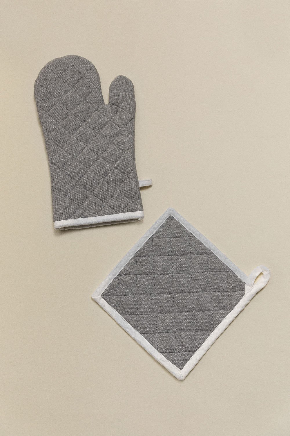 Dasiel Oven Glove and Cloth Set, gallery image 1