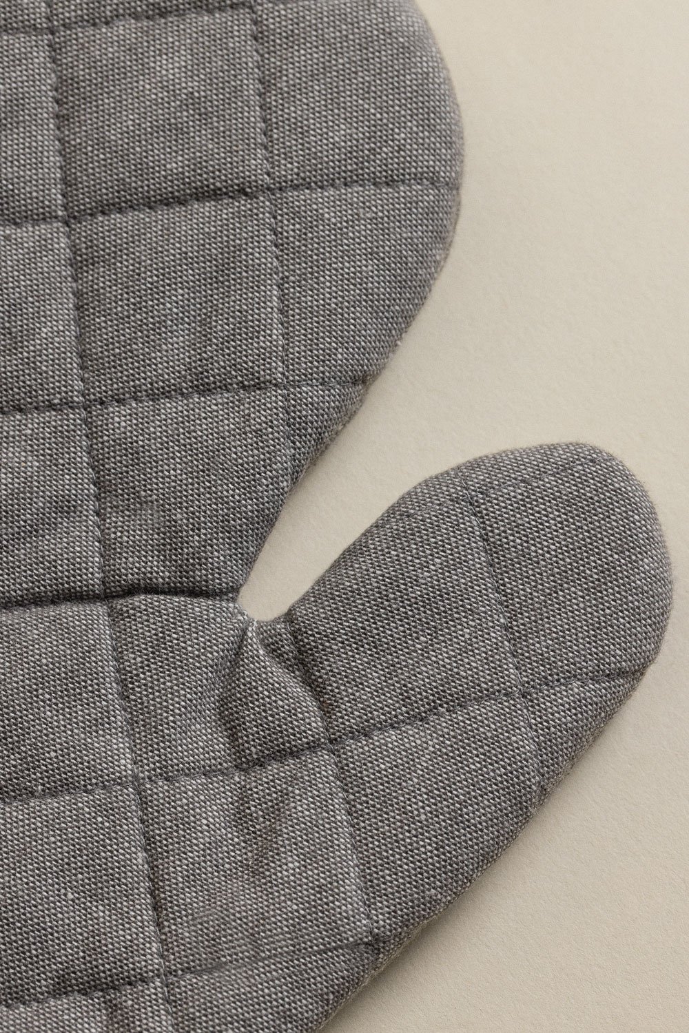 [*] Dasiel oven glove and cloth set, gallery image 2