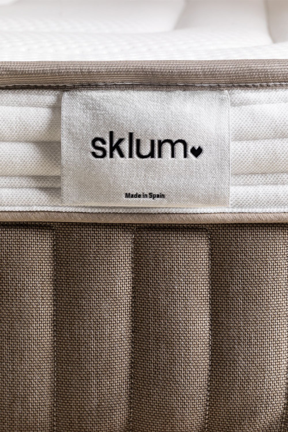 Benoite pocket spring mattress, gallery image 6