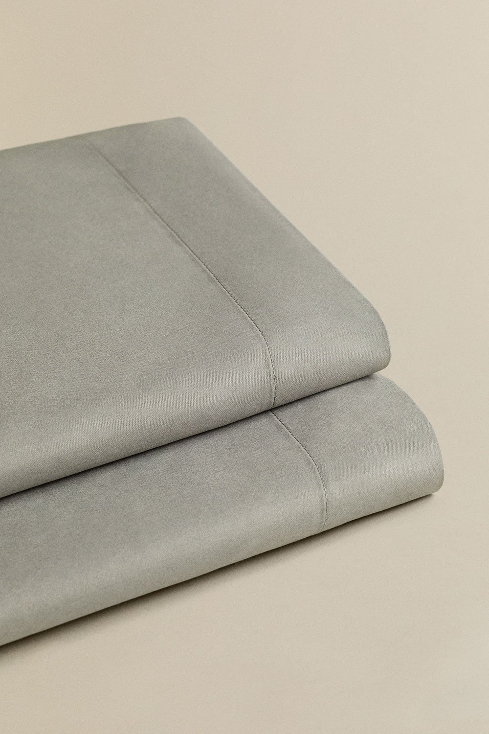 Sampras 300-thread count satin top sheet, gallery image 1