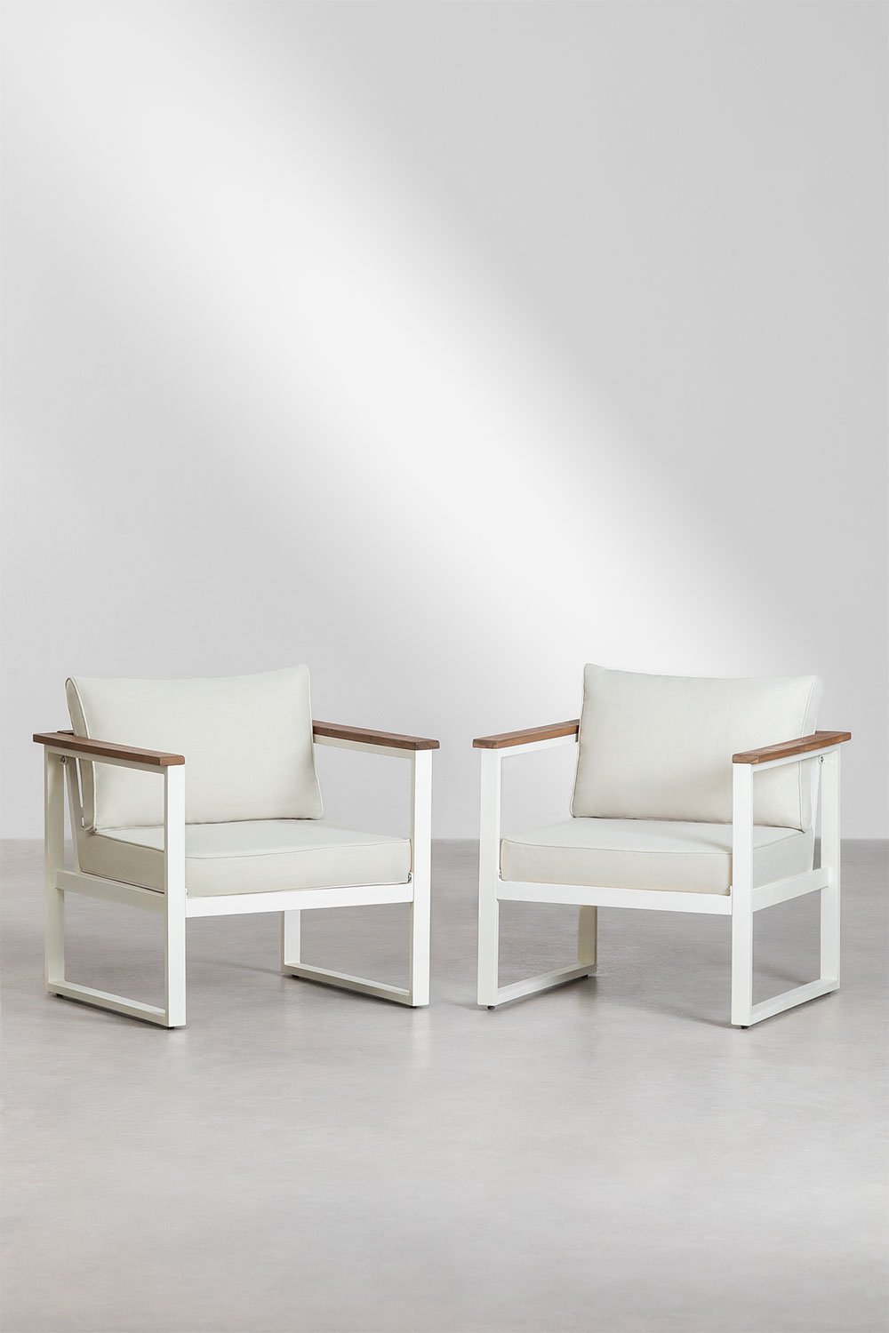 Pack of 2 Armchairs in Aluminum and Acacia Wood Lipov, gallery image 1