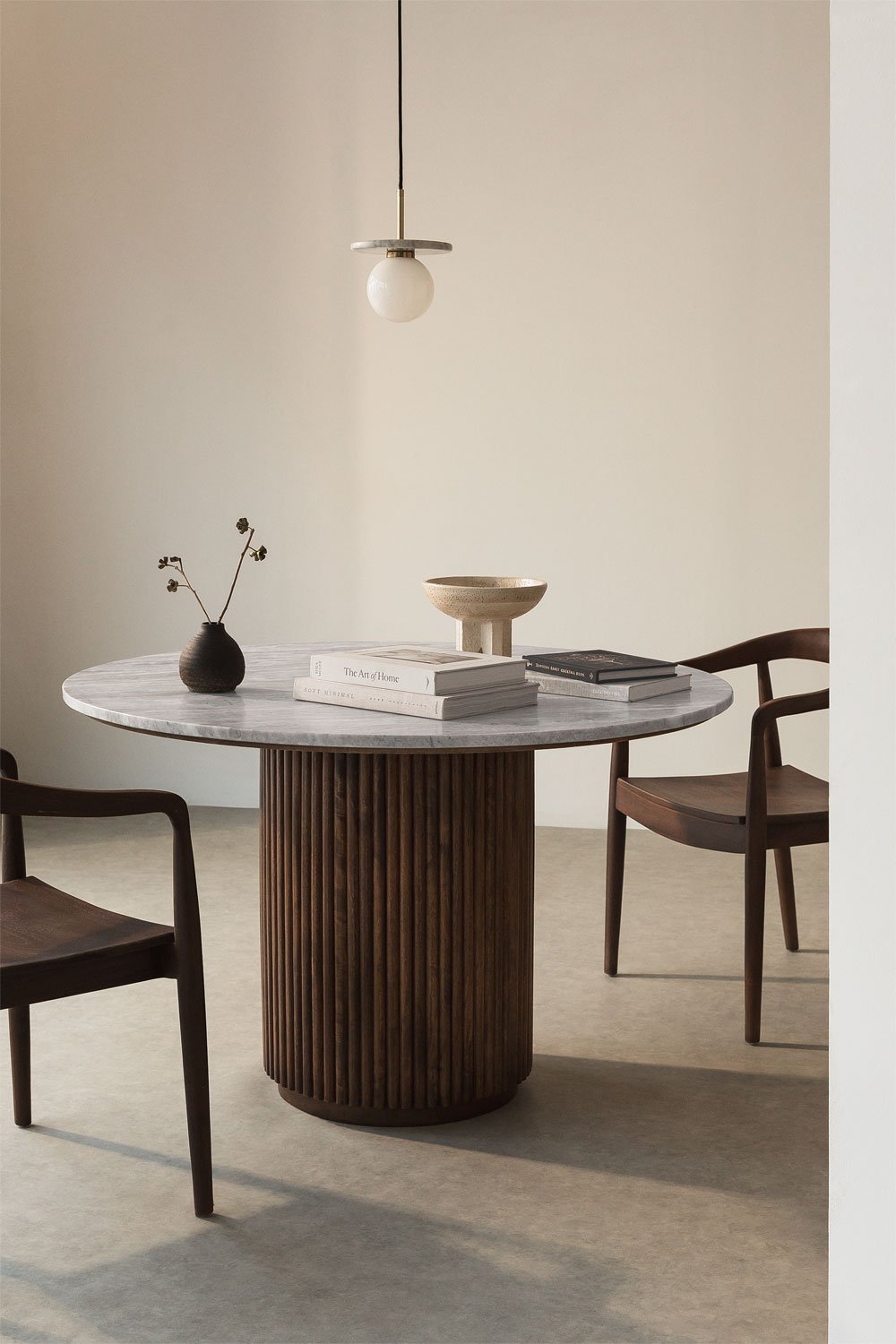 Round dining table in natural stone and mango wood Giselda, gallery image 1