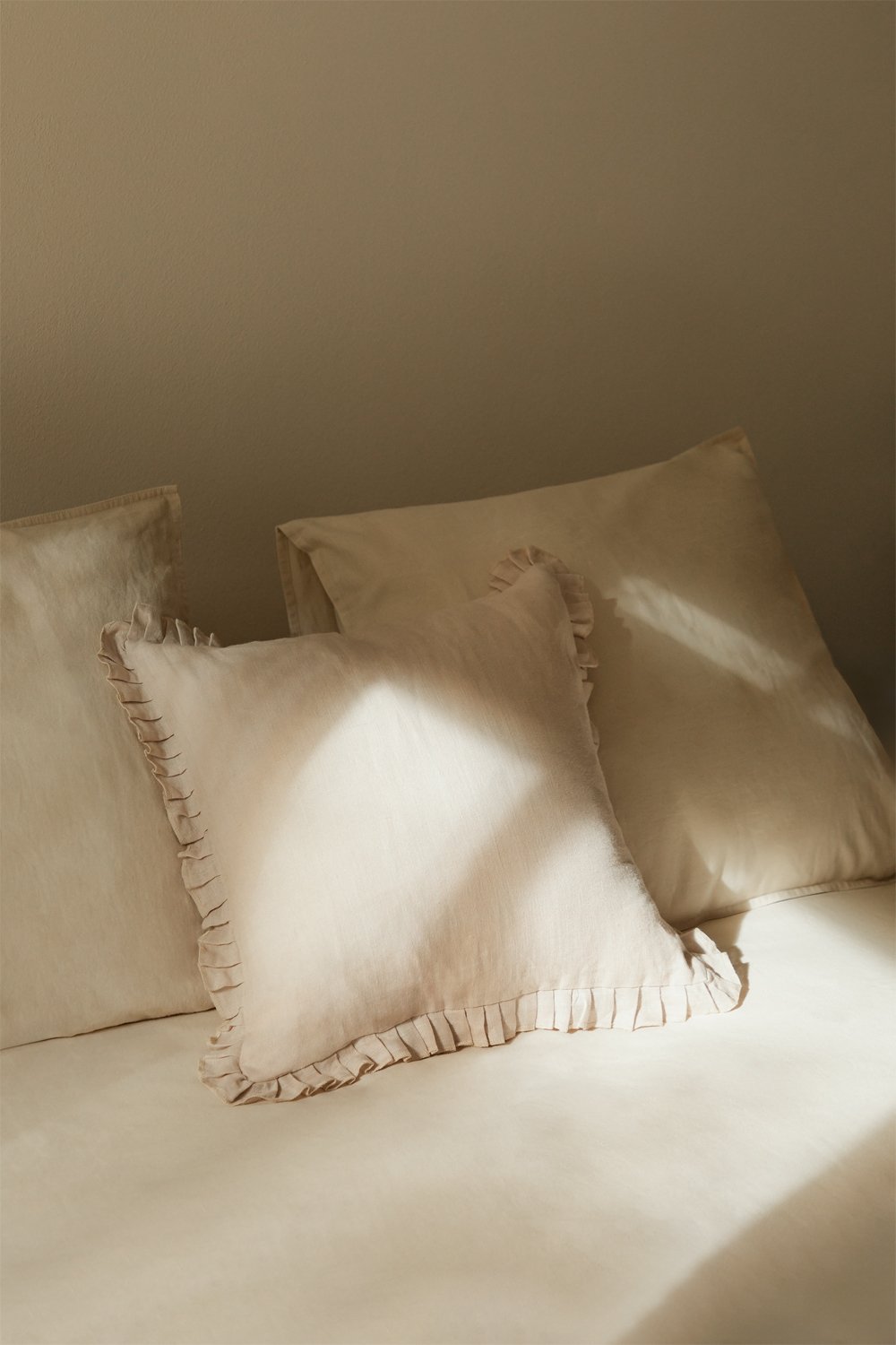 Square Linen Cushion (50x50 cm) Nandrin, gallery image 1
