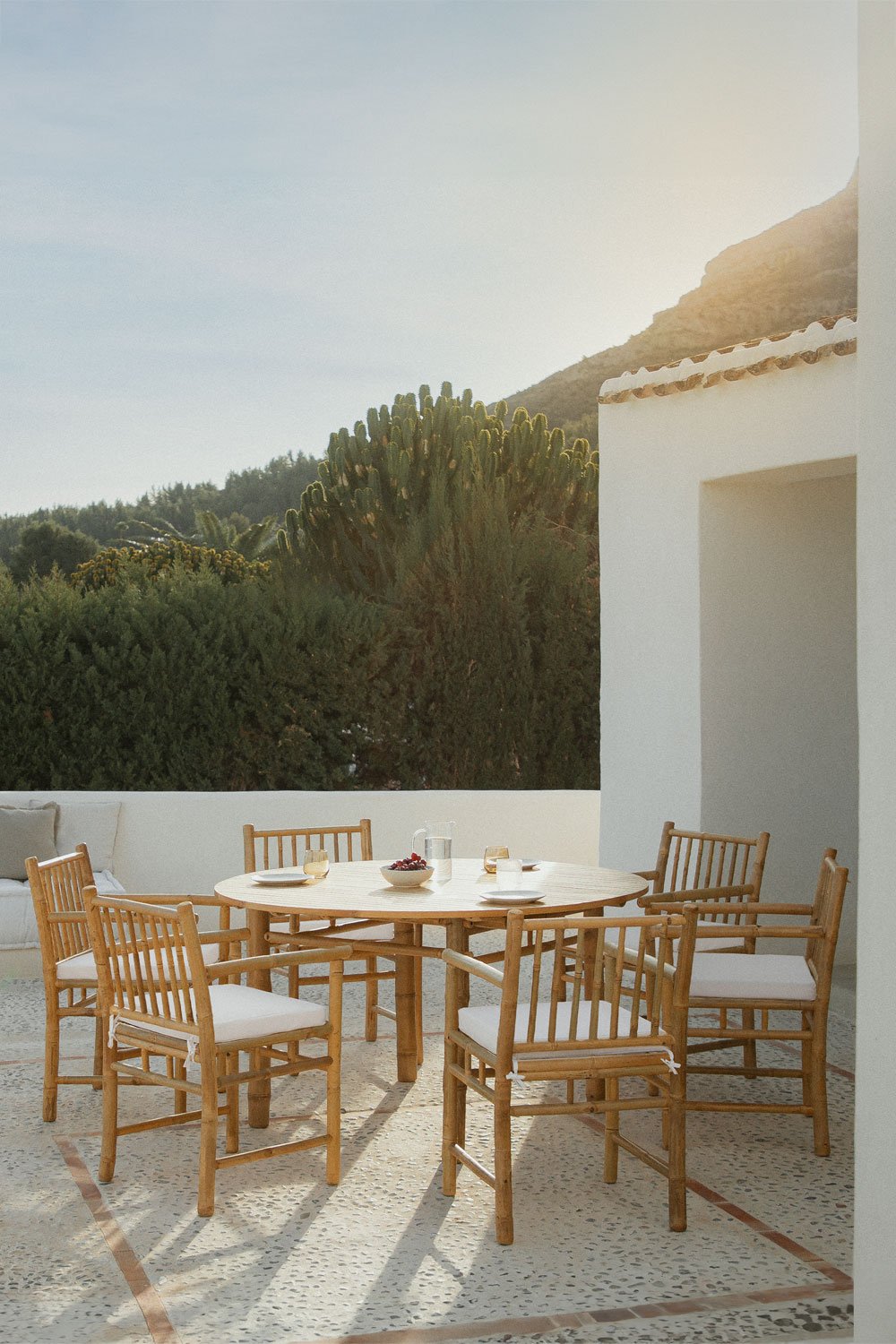 Set of Round Table (Ø140 cm) and 6 Garden Chairs with Armrests in Senia Bamboo, gallery image 1