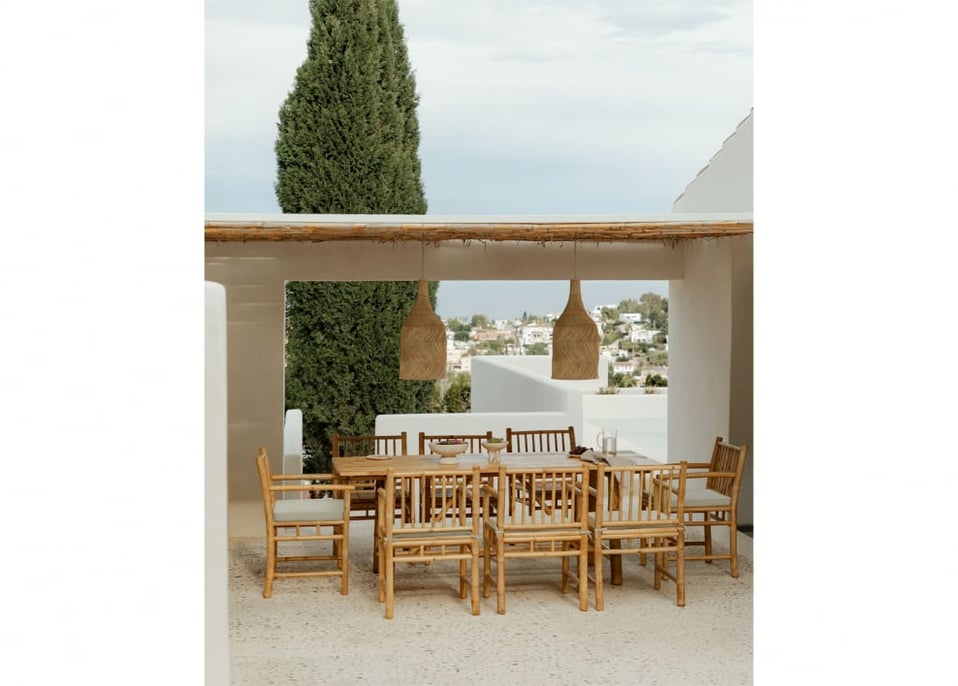 Rectangular table set (200x80 cm) and 8 garden chairs with armrests in Senia bamboo