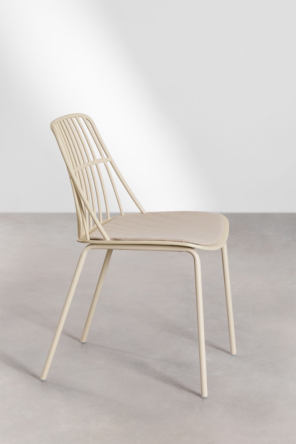 Mizzi 70x70 cm square table set and 4 Maeba garden chairs, gallery image 6