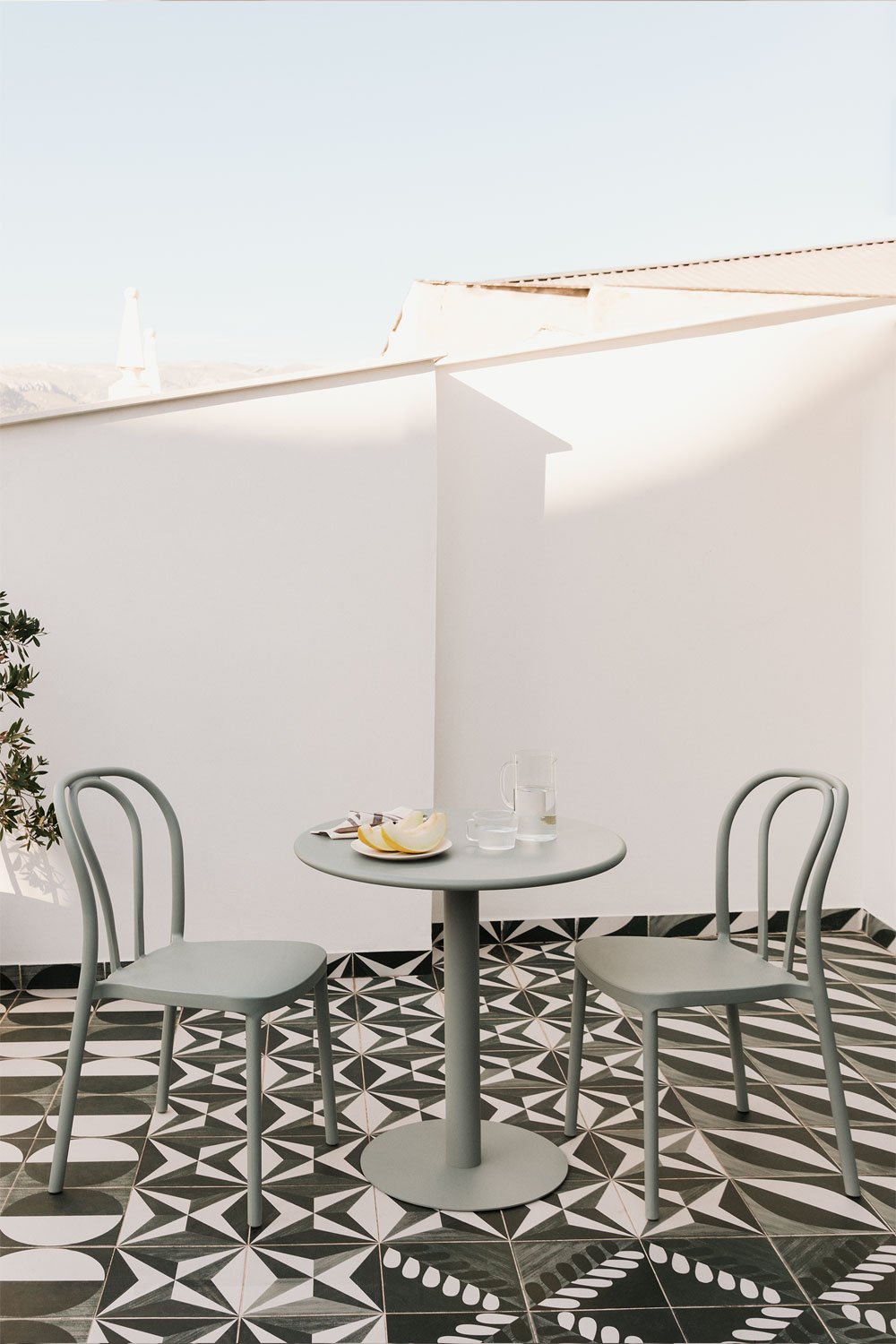 Round table set Ø70 cm and 2 Mizzi garden chairs, gallery image 1