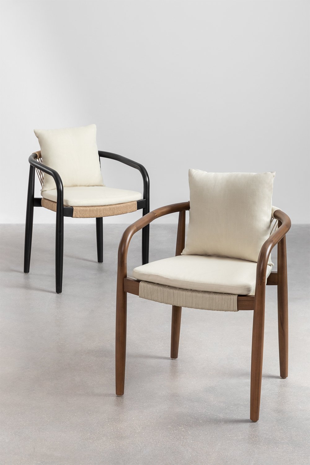 Pack of 4 dining chairs with armrests in acacia Giulia, gallery image 9