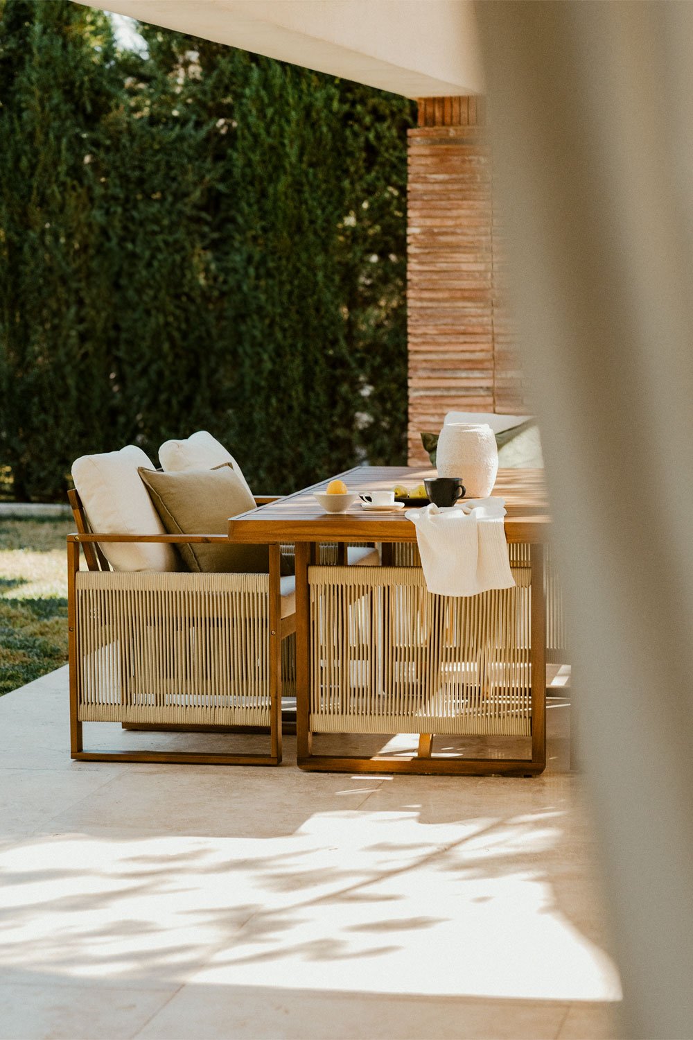 Rectangular Table Set (200x100 cm) and 6 Garden Chairs with Armrests in Acacia Wood Nayely, gallery image 2