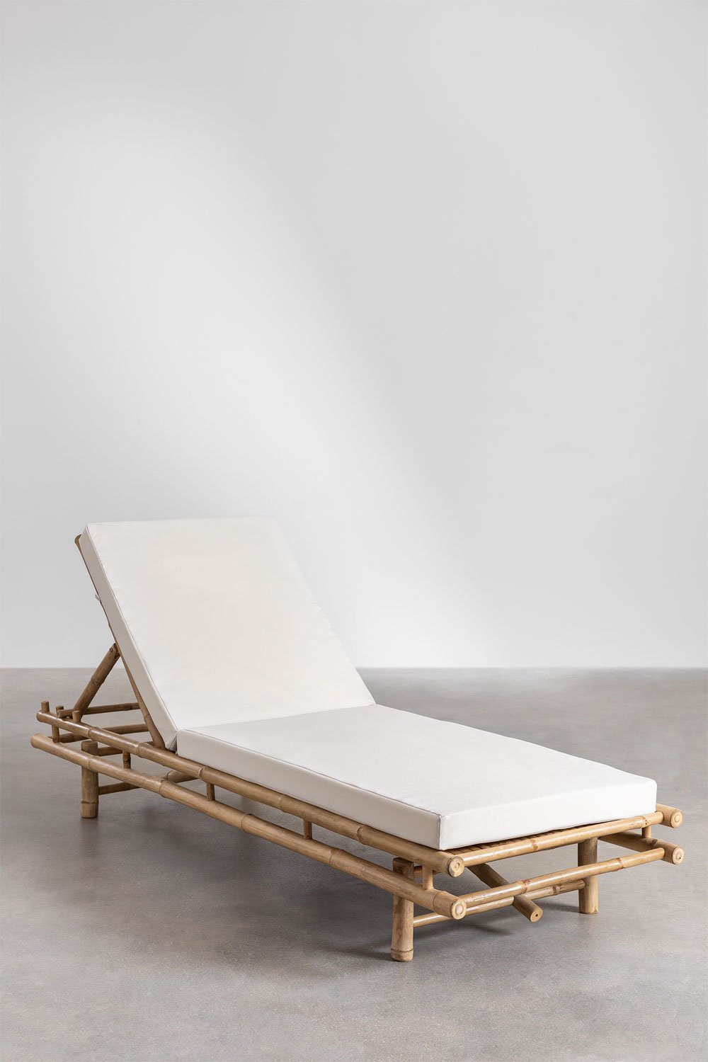 Gossy bamboo lounger, gallery image 1