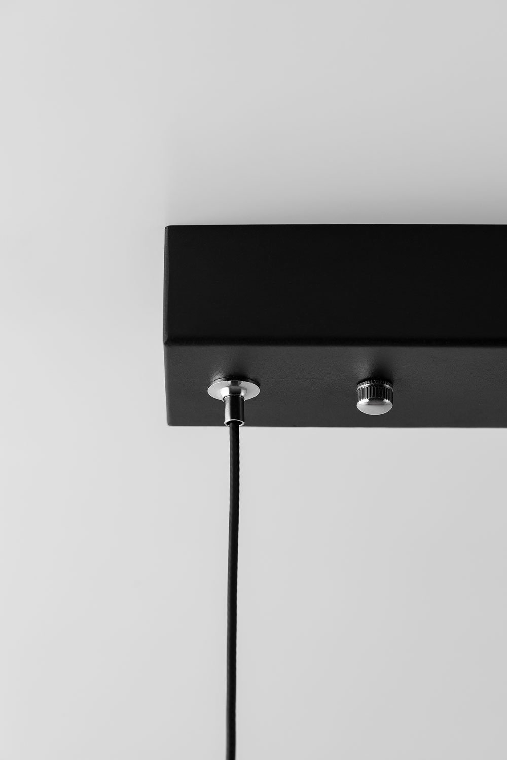 Wilen LED linear ceiling lamp in aluminium (120 cm), gallery image 8